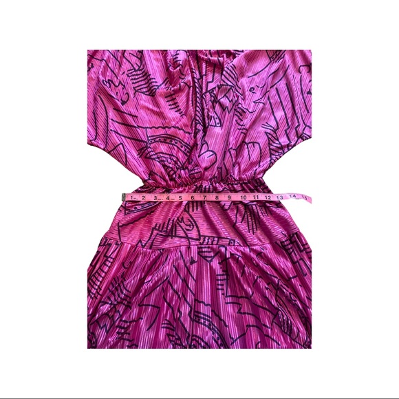 A fun, fabulous dress from the 80’s. - Picture 2 of 5